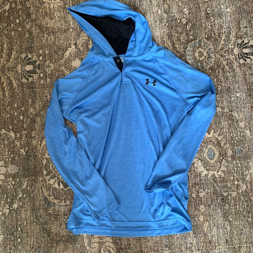 Under Armor Men’s Long Sleeve Shirt w/Hood